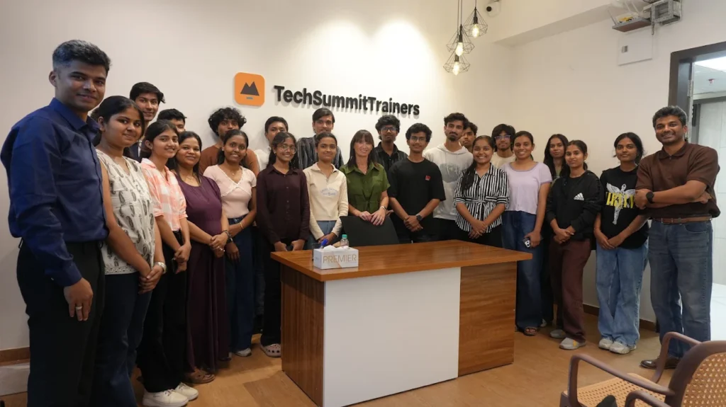 TechSummitTrainers students and mentors at the FC Road, Pune campus
